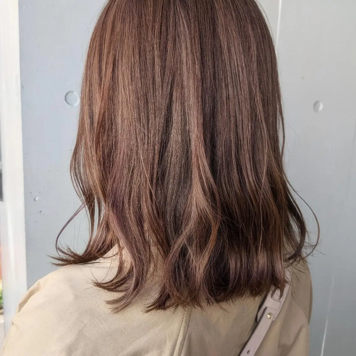 ミディアム カラー ベージュカラー ブリーチ ブリーチなしカラー カット ヘアカラー トリートメント kitin 吉祥寺 山岸花のヘアスタイル