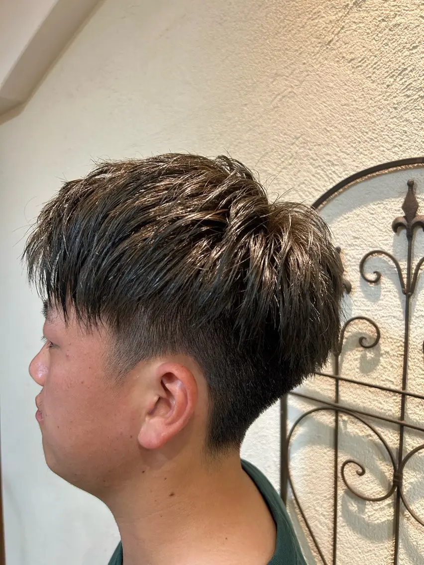 ショート カラー メンズ アッシュ 眞鍋 祐人のヘアスタイル