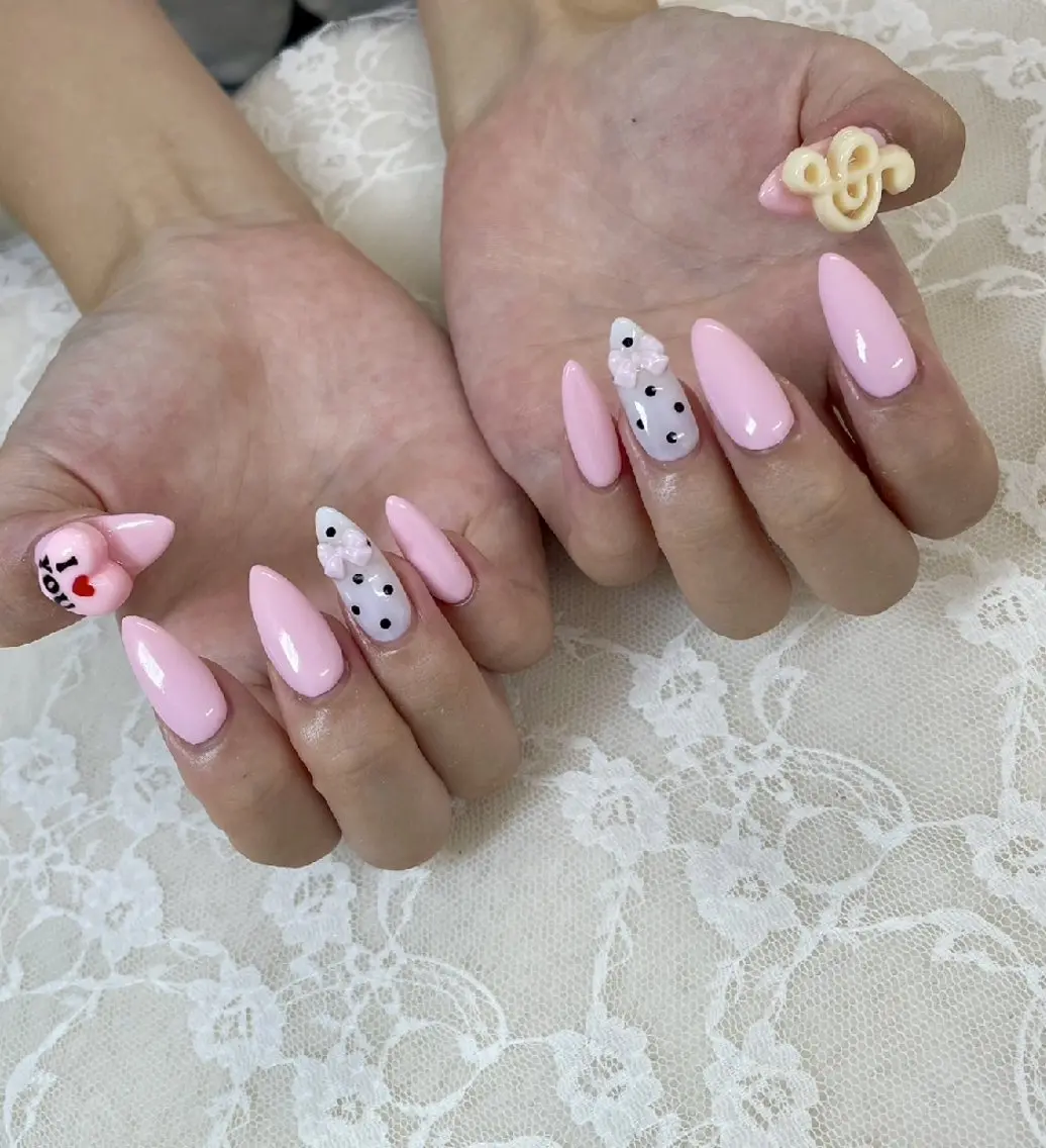 ネイル ドット ピンク ハンドネイル ハンドケア 心斎橋Salon Epokkuのネイルデザイン