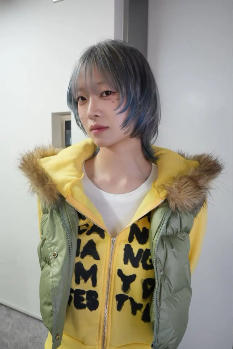 ショート カラー ブリーチ デザインカラー ショートヘア ウルフカット カット ヘアカラー トリートメント 新宿/ハイトーン /デザイン/戸羽のヘアスタイル