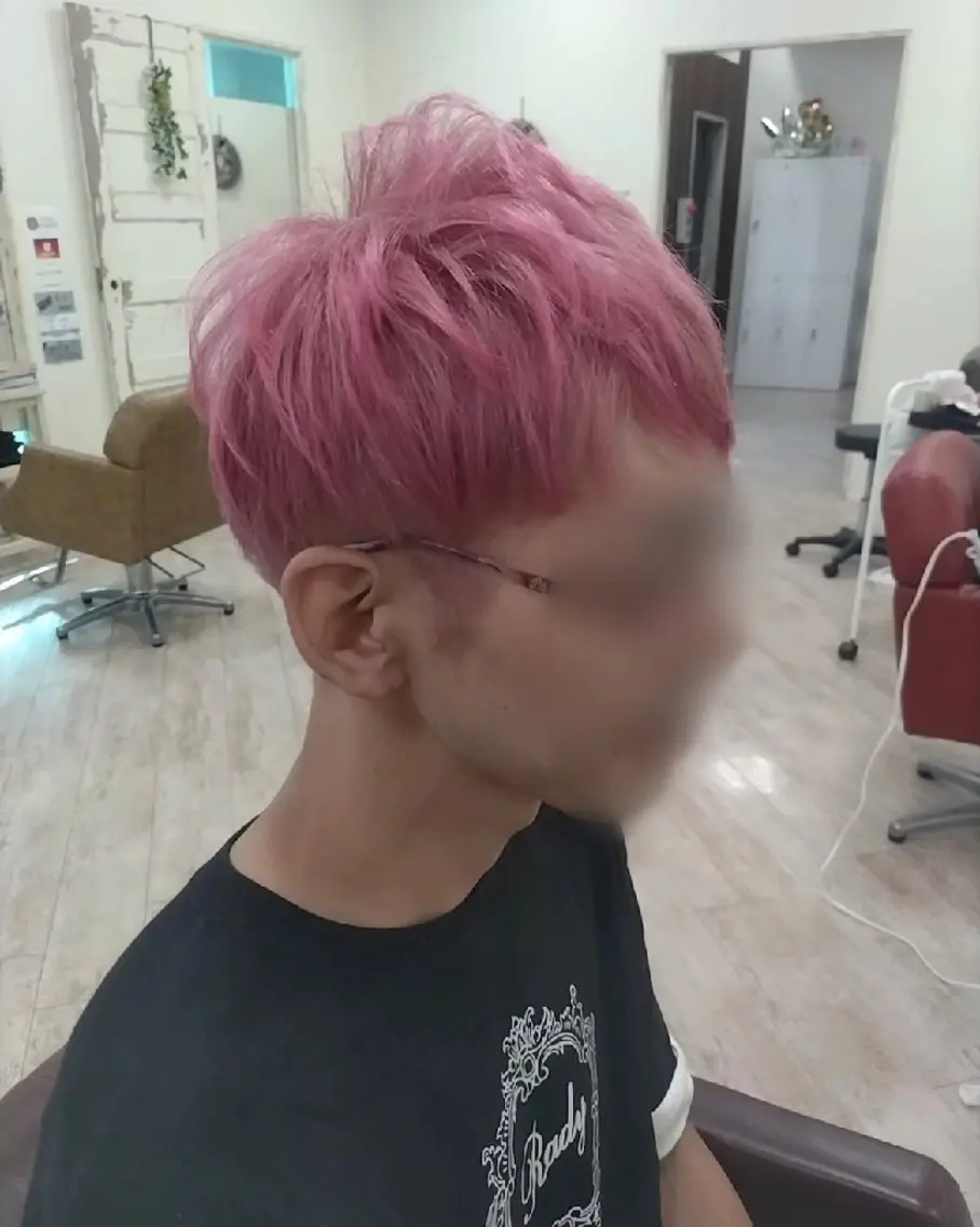 メンズ ショート カラー ピンクカラー カット ヘアカラー 磯崎 美幸のヘアスタイル