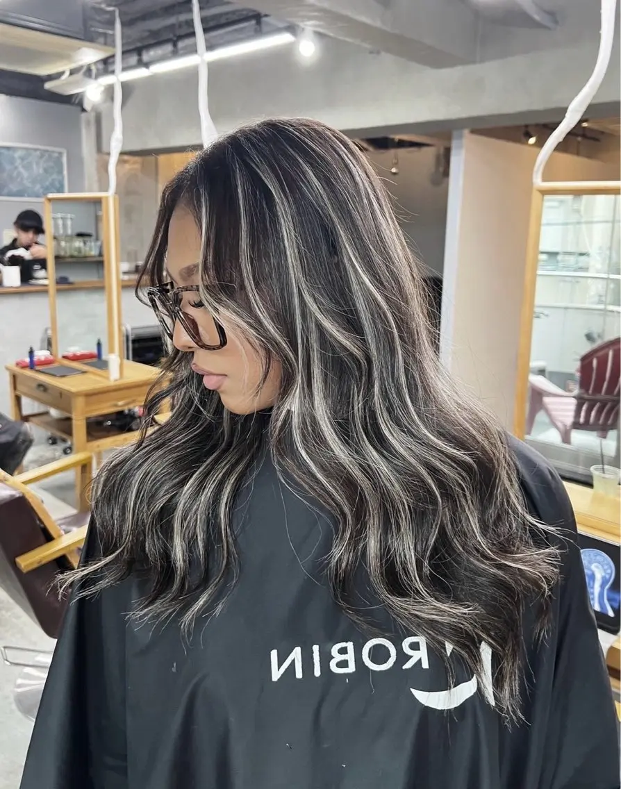 セミロング カラー ダークグレー ダークグレージュ グレージュ ハイライトカラー ハイライト ヘアカラー トリートメント 指名数No.1 /NAOYAのヘアスタイル