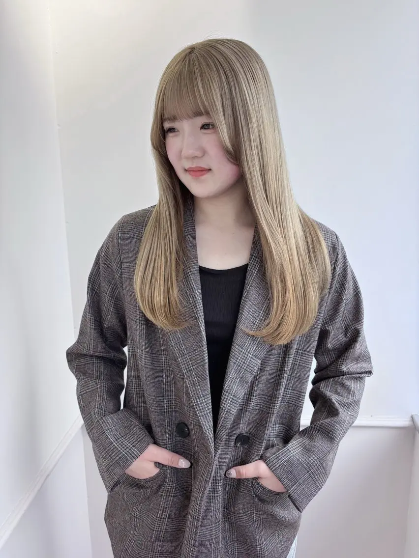 セミロング ヘアカラー 瀬戸 杏珠のヘアスタイル