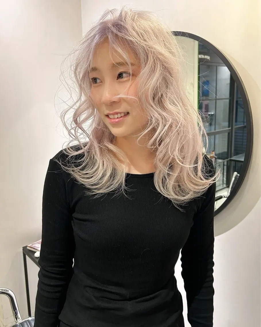 ミディアム カラー ブリーチ ケアブリーチ ハイトーンカラー カット ヘアカラー トリートメント 村上雅人 ナチュラルモードのヘアスタイル