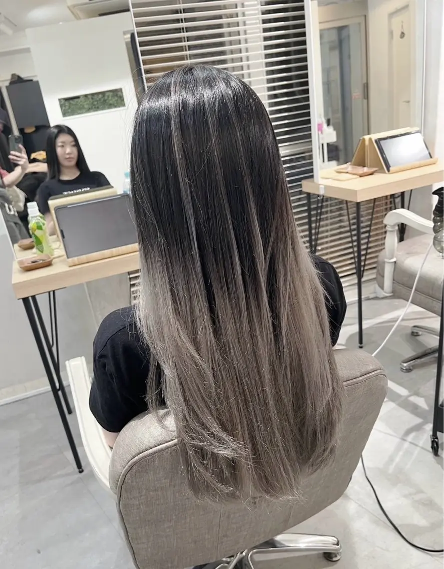 ロング カラー バレイヤージュ グレージュ レイヤーカット 指名数No.1 /NAOYAのヘアスタイル