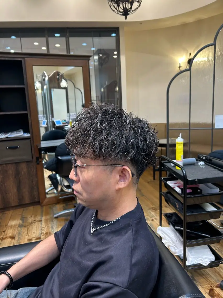 パーマ メンズ メンズパーマ メンズツイストパーマ ツイストパーマ 🐲ツイスパ🐲 フェード/龍のヘアスタイル