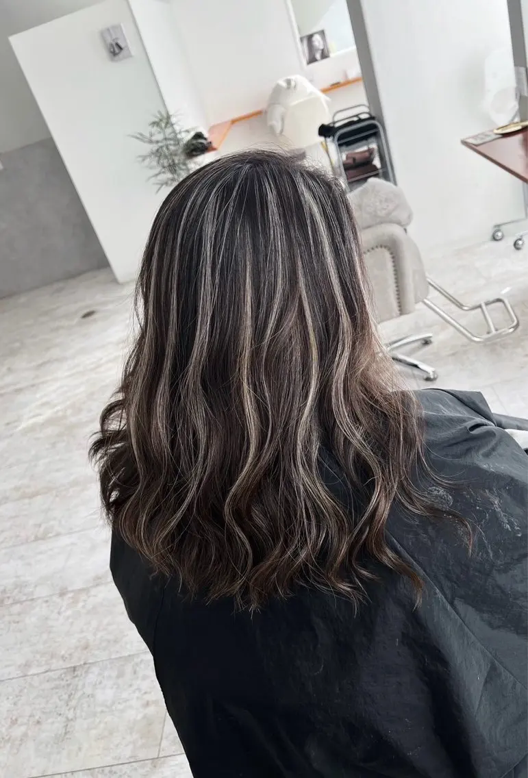 セミロング カラー ダークグレー ダークグレージュ グレージュ ハイライトカラー ハイライト 指名数No.1 /NAOYAのヘアスタイル