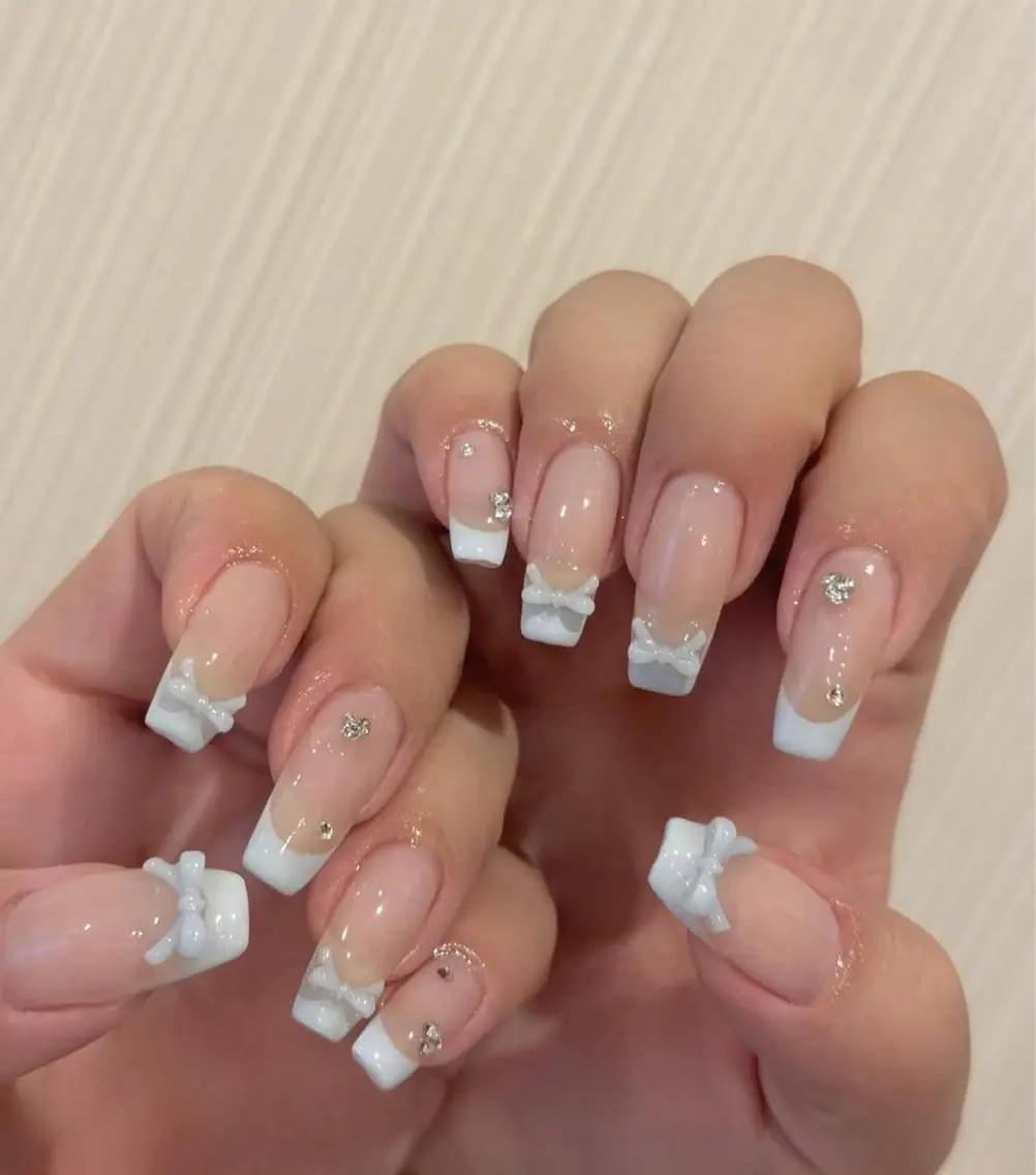 ネイル フレンチネイル ジェルネイル 韓国ネイル マグネットネイル 持ち込み ハンドネイル Mimi nail _Royalのネイルデザイン