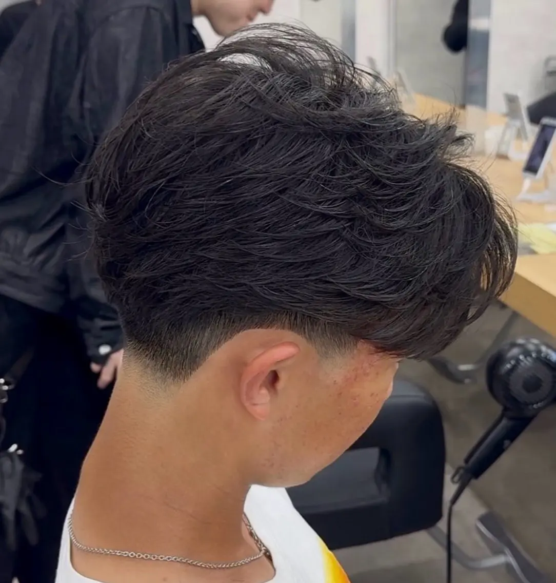 ショート パーマ メンズ フェードカット フェザーパーマ メンズパーマ カット パーマ メンズパーマカット 達人/涼のヘアスタイル