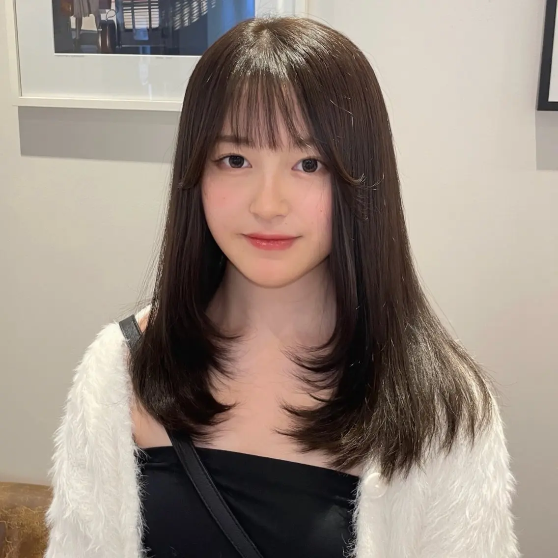 セミロング ケアカラー レイヤーカット カット ヘアカラー 透け感カラー/レイヤ ーAI🪽🩵のヘアスタイル