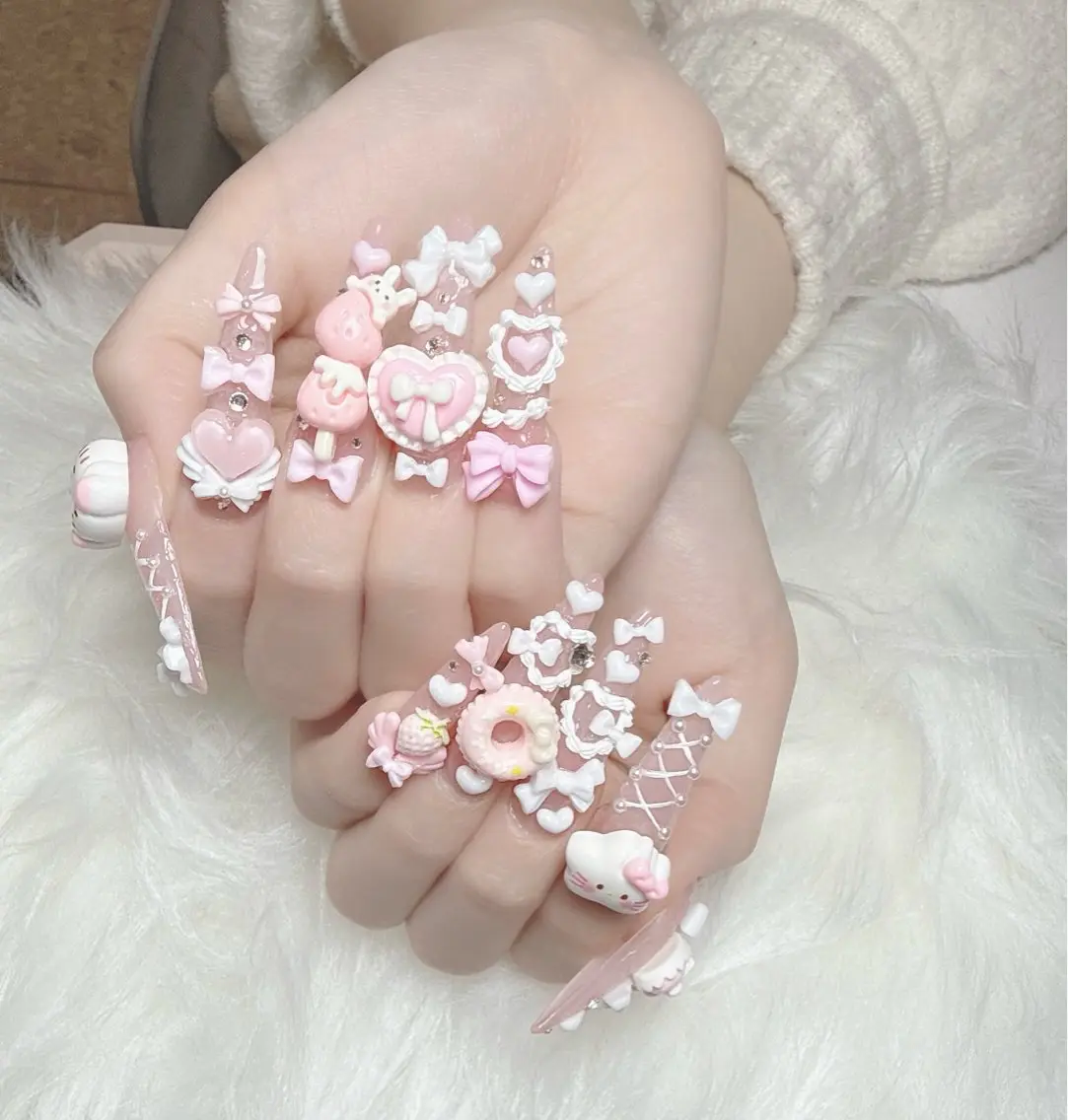 ネイル アートネイル オーロラネイル ボルドー チークネイル フレンチネイル ハンドネイル Sakura Nail Salonのネイルデザイン