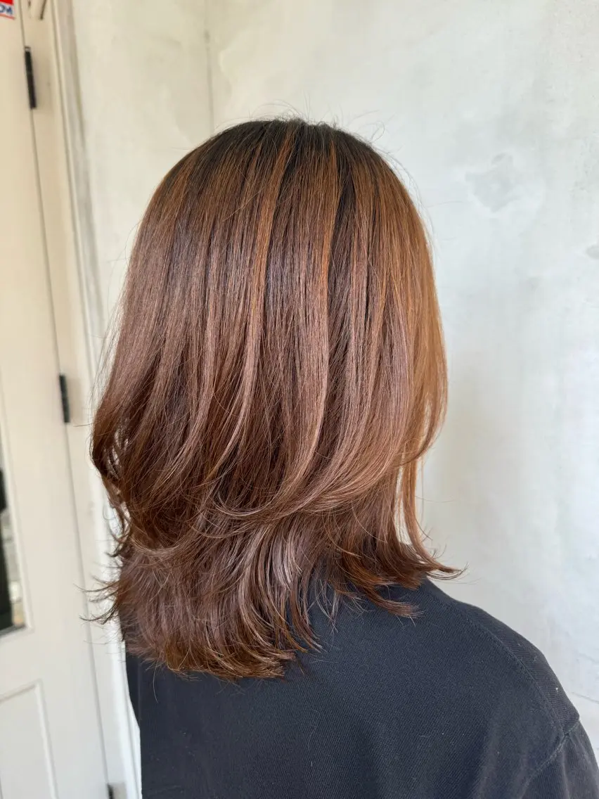 ミディアム レイヤーカット カット miyu .のヘアスタイル