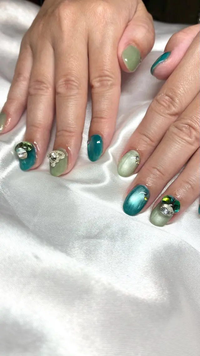 ネイル ジェルネイル マグネットネイル ハンドネイル Nail ヌシん家 AKANEのネイルデザイン