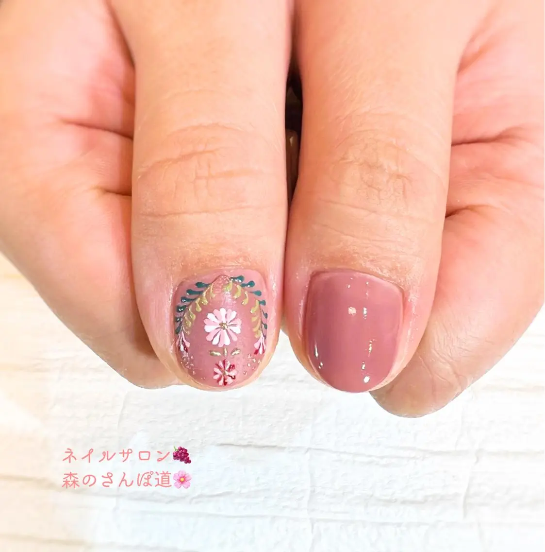 ネイル ハンドネイル ショートネイル 森のさんぽ道のネイルデザイン