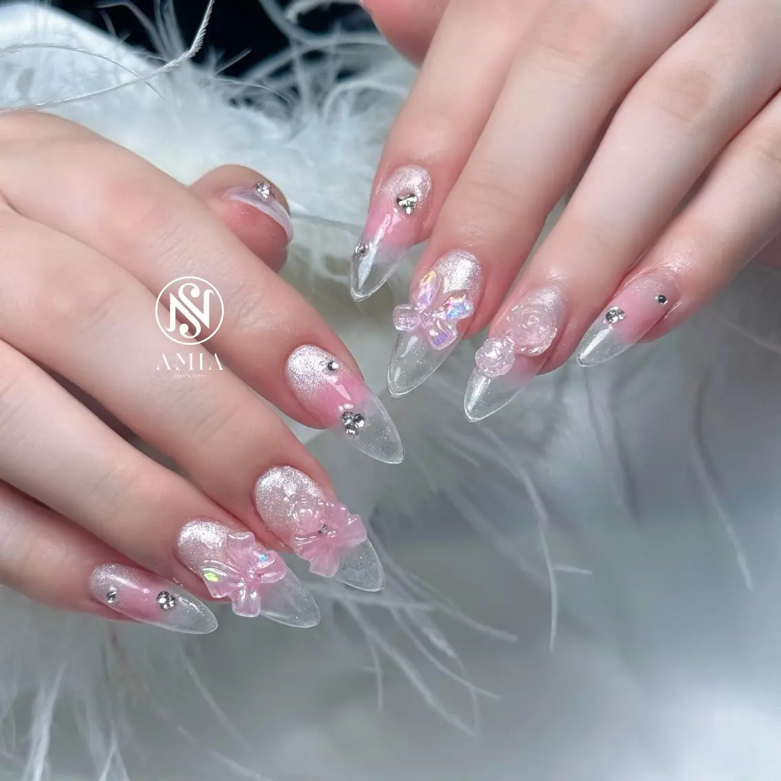 ロング ハンドネイル 🌟AMIA BEAUTY🌟のネイルデザイン