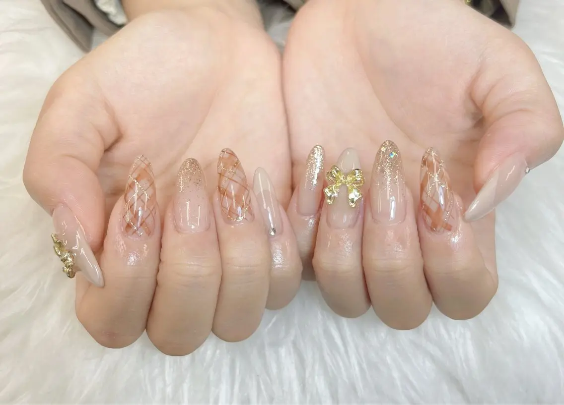 ネイル オーロラネイル クリアネイル フラッシュネイル ジェルネイル グラデーション ハンドネイル Amee Nail Salonのネイルデザイン