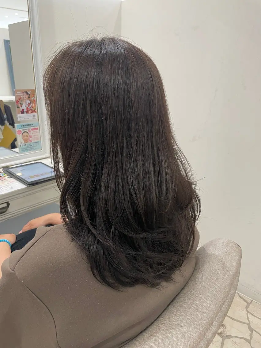 ロング やない ともみのヘアスタイル