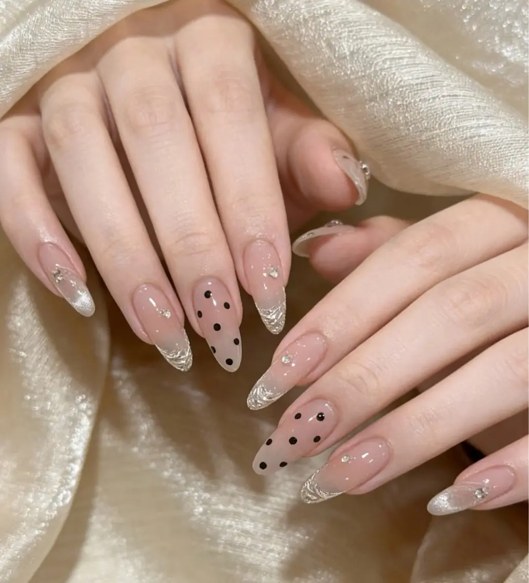 ネイル ハンドネイル ハンドケア Shiori Nail salonのネイルデザイン