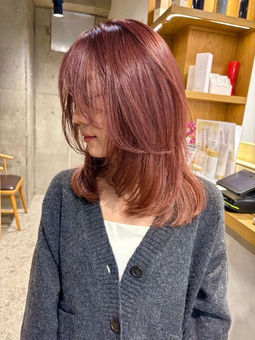 セミロング カラー ブリーチ ブリーチなしカラー レイヤーカット ヘアカラー ブリーチカラーレイヤ ーカット🦋annaのヘアスタイル