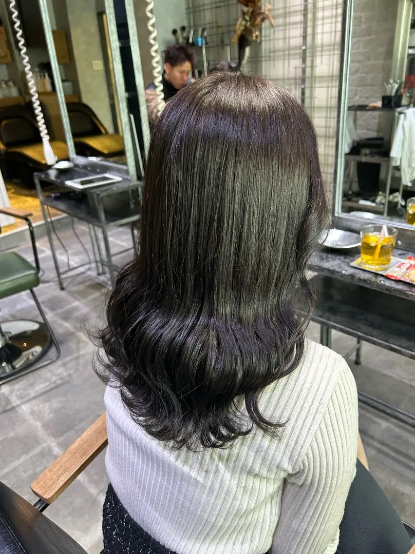カラー ダークグレー ダークグレージュ グレージュ ヘアカラー トリートメント 真愛 /UMMのヘアスタイル