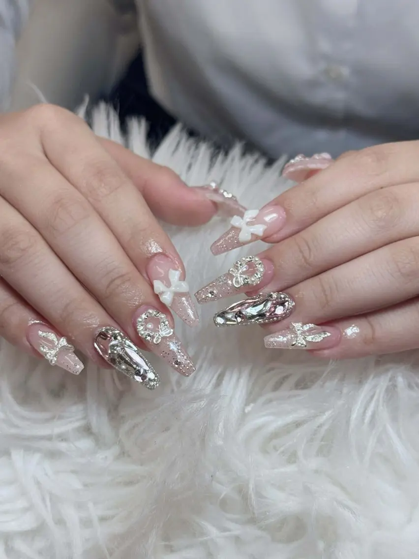 ネイル ハンドネイル ハンドケア Anh Nail 歌舞伎町のネイルデザイン