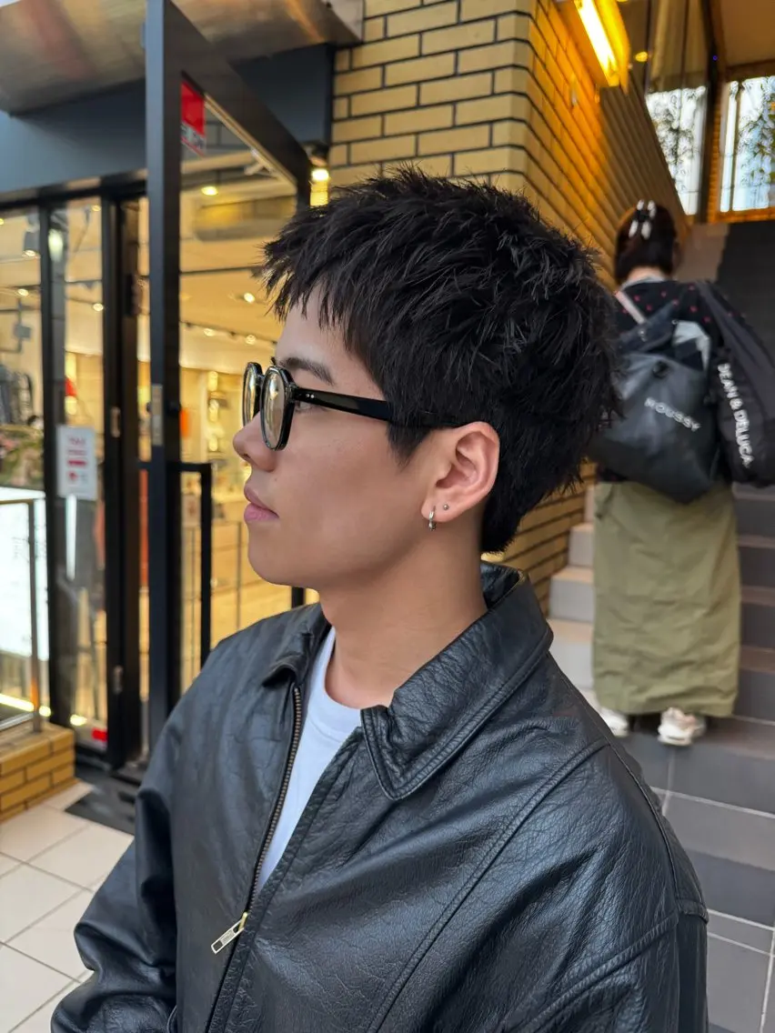ショート メンズ メンズブリーチ メンズハイトーン スパイキーショート 刈り上げ メンズベリーショート 増井 歩夢のヘアスタイル