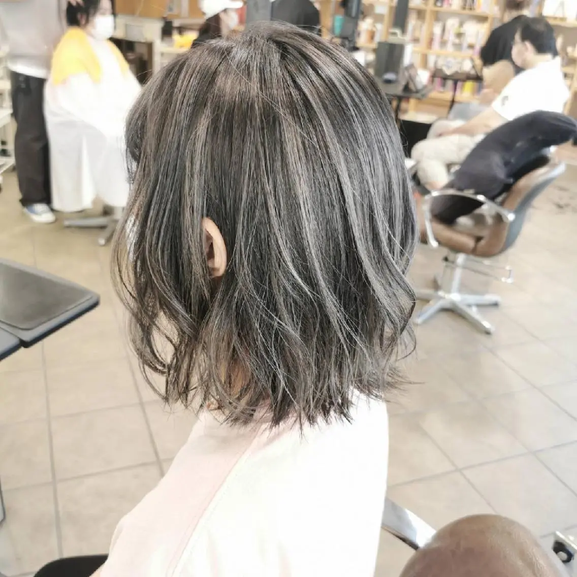カラー 外国人風カラー Luisハイライト　 喜連瓜破、髪質改善のヘアスタイル