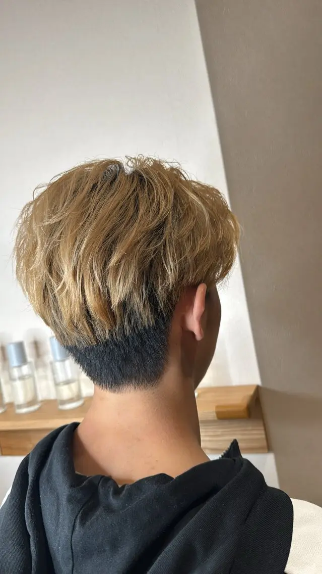 ショート 根本 奈緒のヘアスタイル