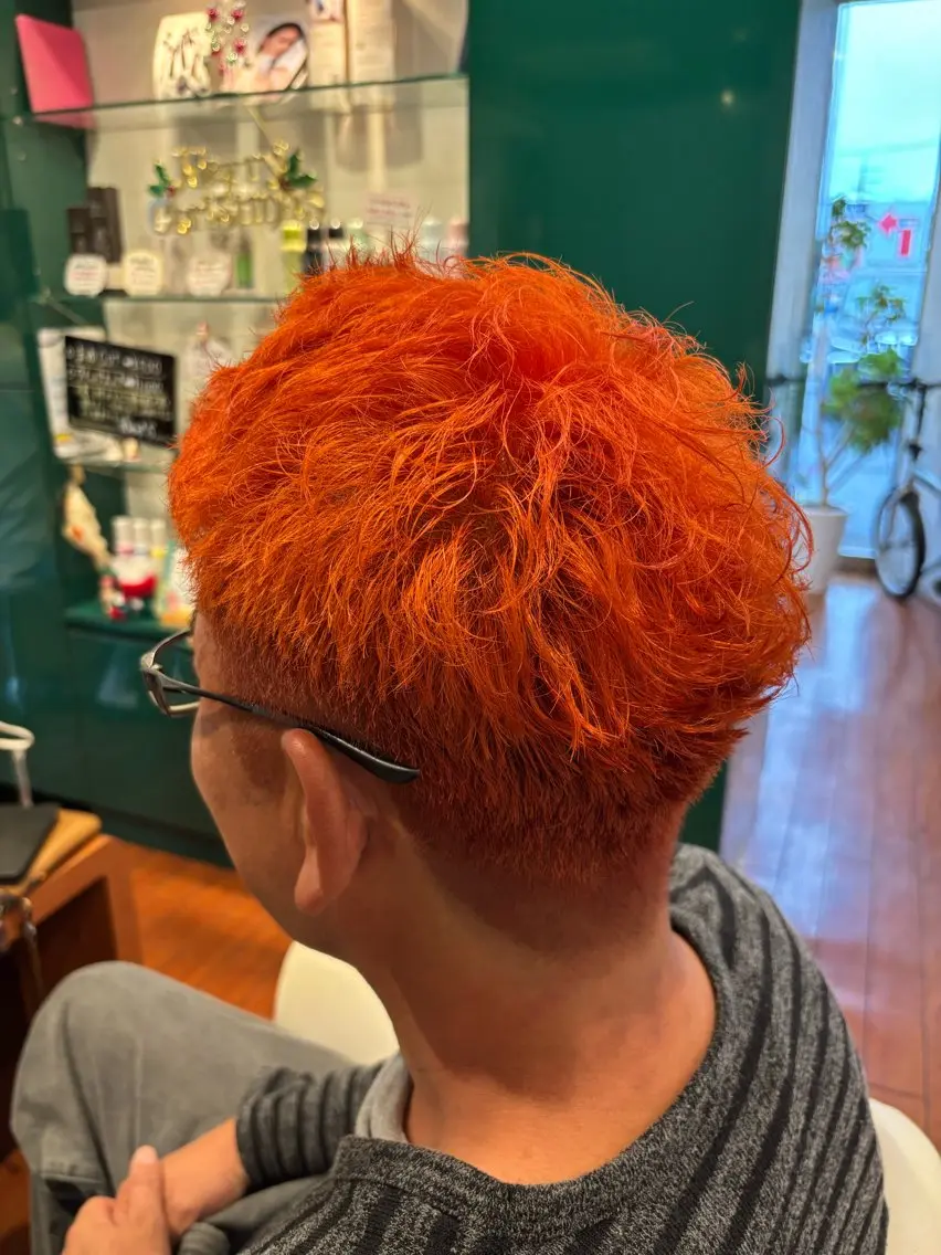 ショート カラー メンズ 榧木 萌香のヘアスタイル