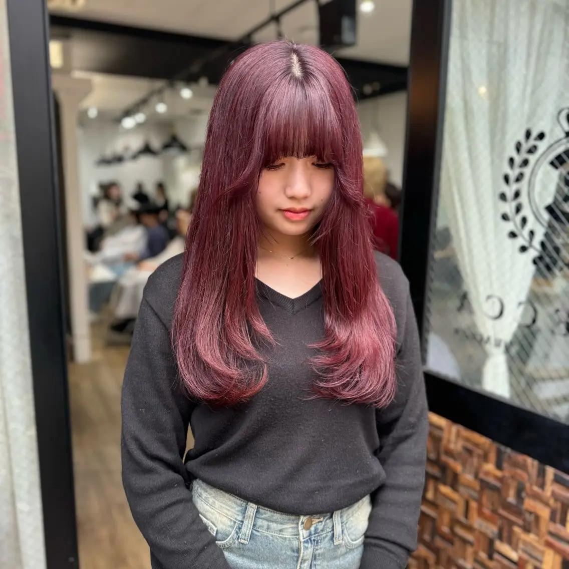 ロング カラー ヘアアレンジ カシス レイヤーカット ヘアカラー トリートメント あおい 🍒暖色カラーのヘアスタイル