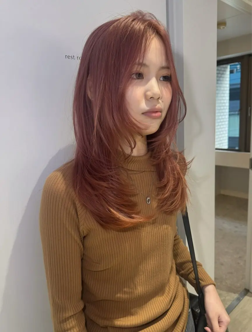 セミロング カラー ベージュカラー ピンクカラー ピンクベージュ レイヤーカット カット ヘアカラー トリートメント Ami/レイヤー カット/ハイトーンのヘアスタイル