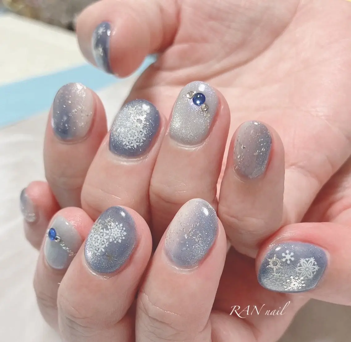 ネイル ブルー グラデーション キラキラネイル マグネットネイル 冬ネイル ハンドネイル フットネイル RAN nailのネイルデザイン