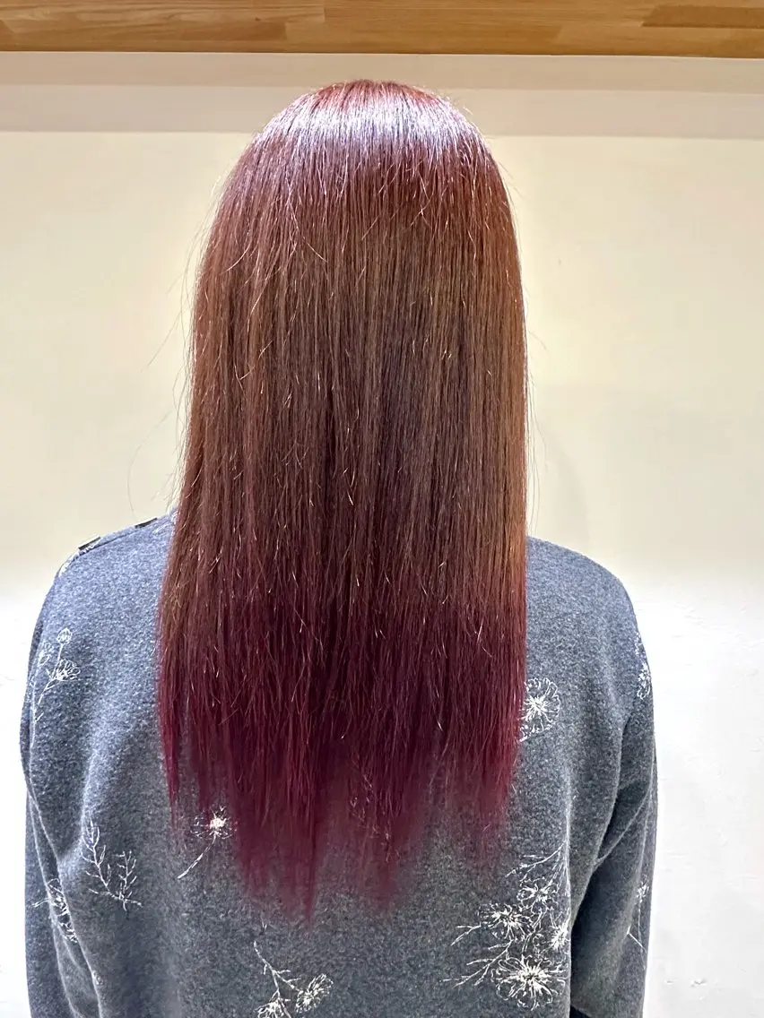 ロング カラー ブラウンカラー インナーカラー ピンクカラー 伊藤 旭華のヘアスタイル
