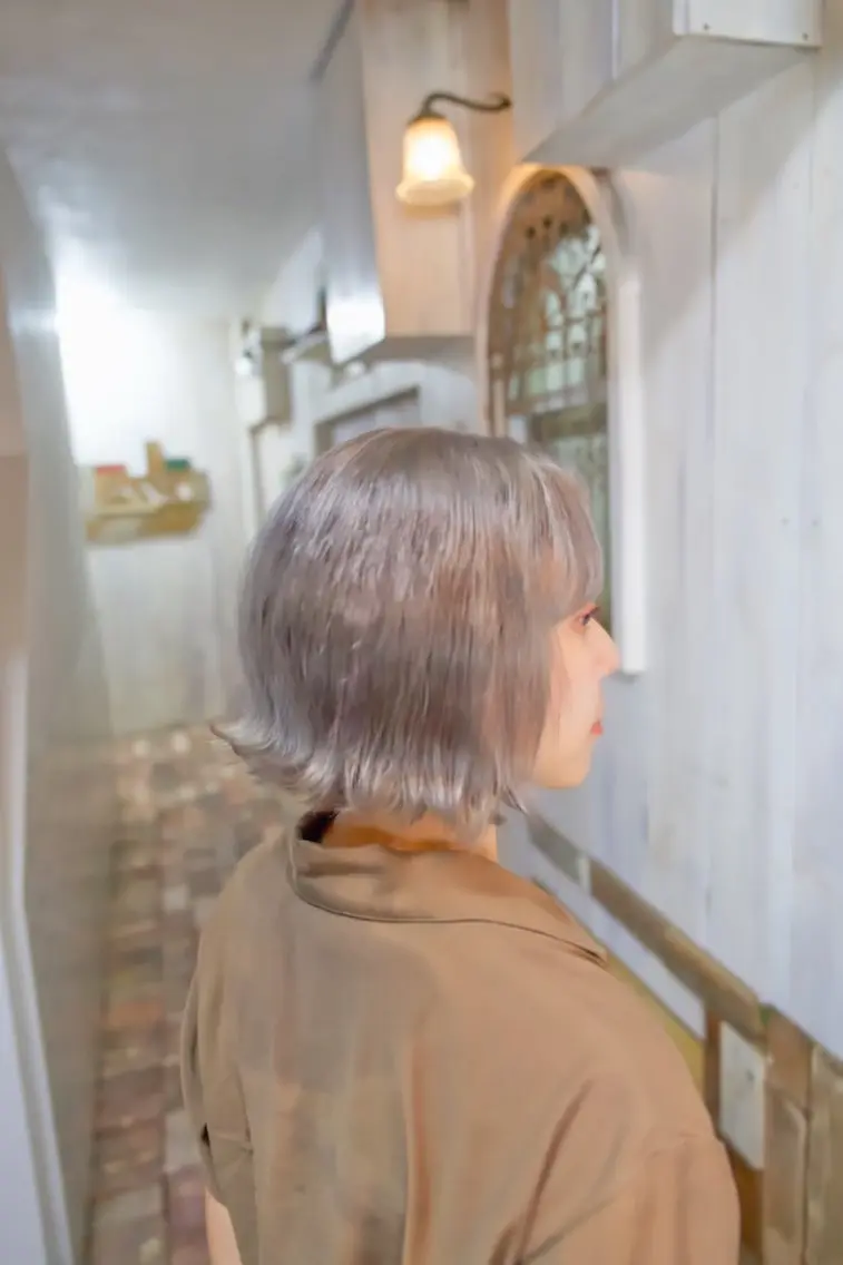 ショート カラー カット ヘアカラー トリートメント 安藤悠里/ハイトーン /デザインカラーのヘアスタイル