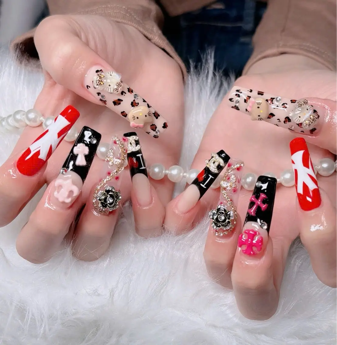 ネイル フレンチネイル ジェルネイル ガラスフレンチ ハロウィン ハート H.baby Nail Salonのネイルデザイン
