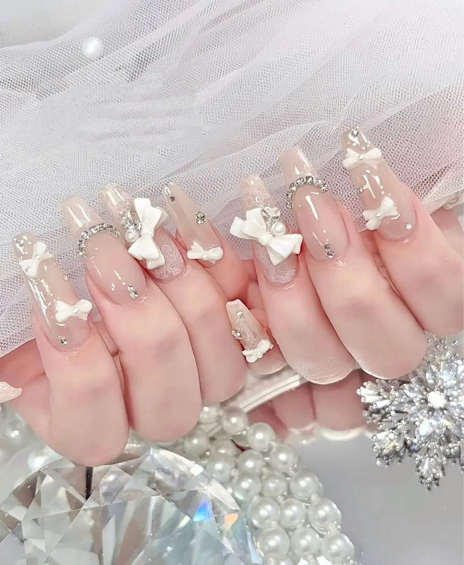 ロング 外国人風カラー 韓国風ヘア ハンドネイル E🌷nail 長さだし専門店のネイルデザイン