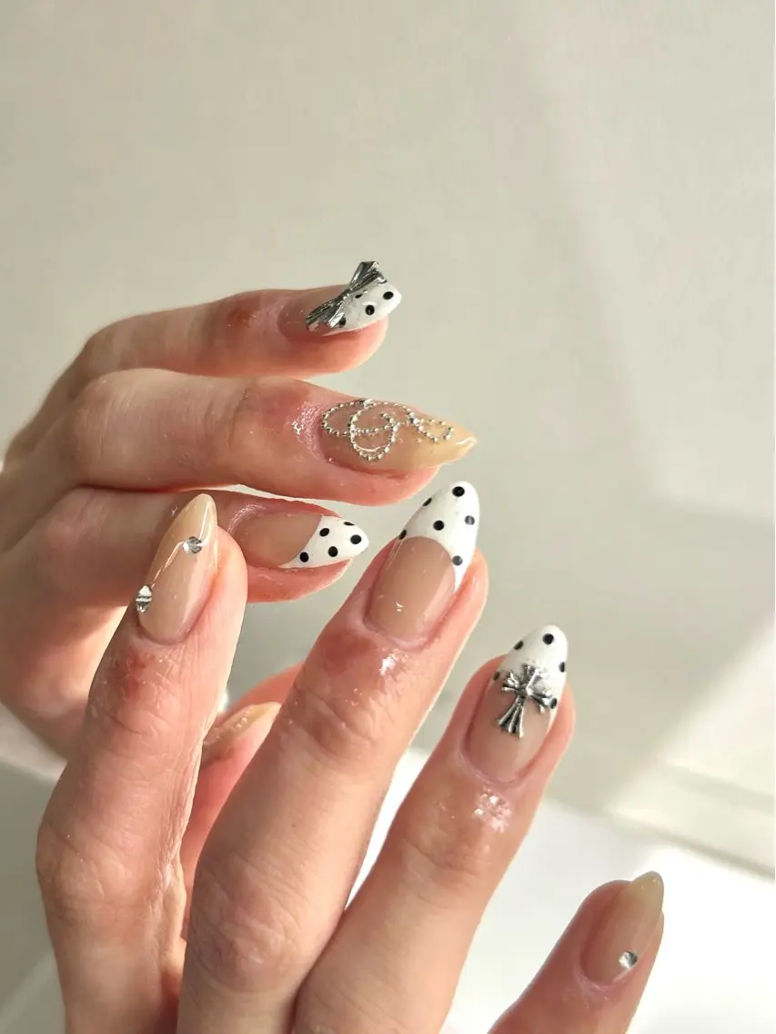 ネイル ドット フレンチネイル ハンドネイル nailsby kotomiのネイルデザイン