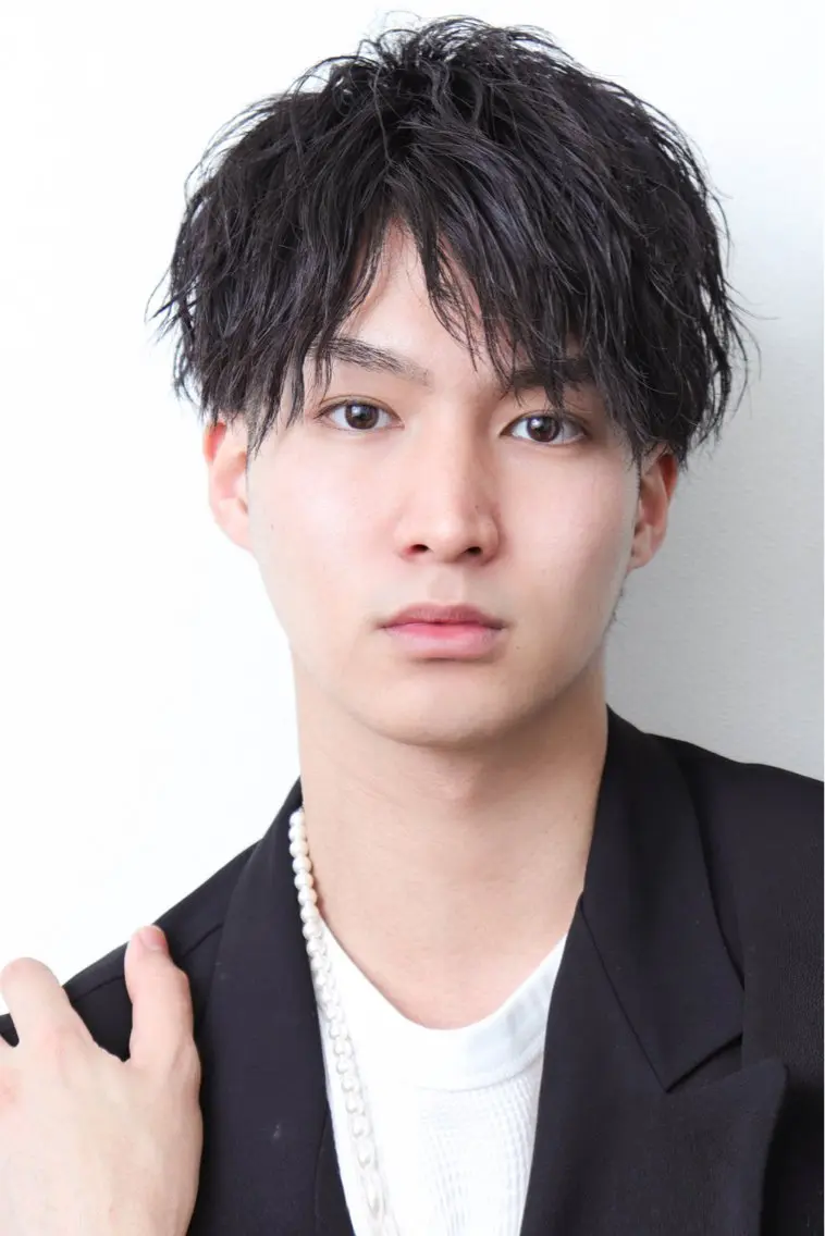 ミディアム 秋葉 玲唯のヘアスタイル