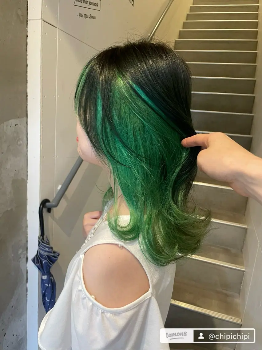 ミディアム カラー ブリーチ カット ヘアカラー 久保田 千尋のヘアスタイル