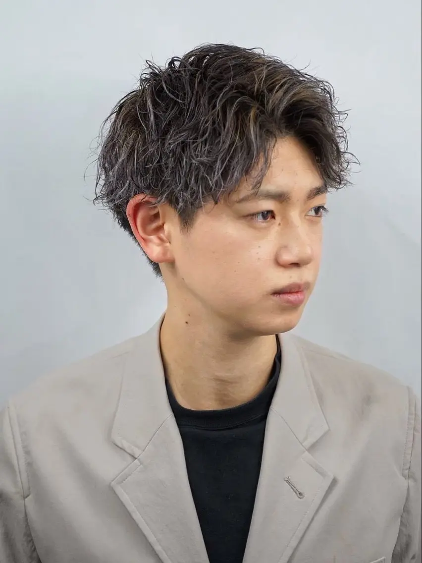 ミディアム 高崎 健司のヘアスタイル