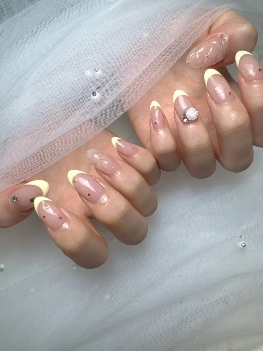 ネイル フットネイル フレンチネイル 持ち込み 夏ネイル ハンドネイル Queeens nailのネイルデザイン