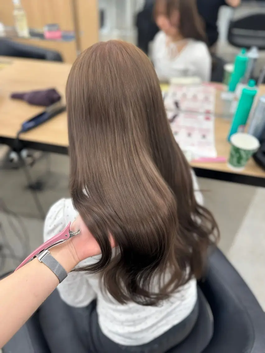 カラー 透明感カラー🫧 EMAのヘアスタイル