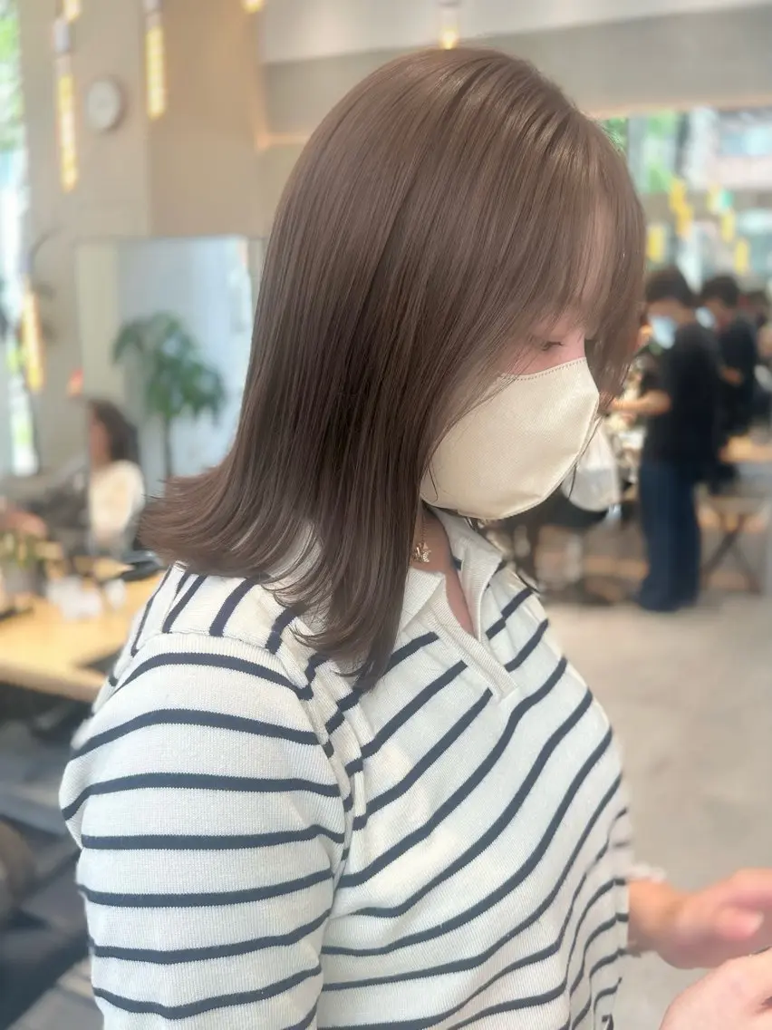 セミロング カラー ヘアカラー トリートメント ヘッドスパ ヘアセット ミオ💎ショート 透ける暗髪のヘアスタイル