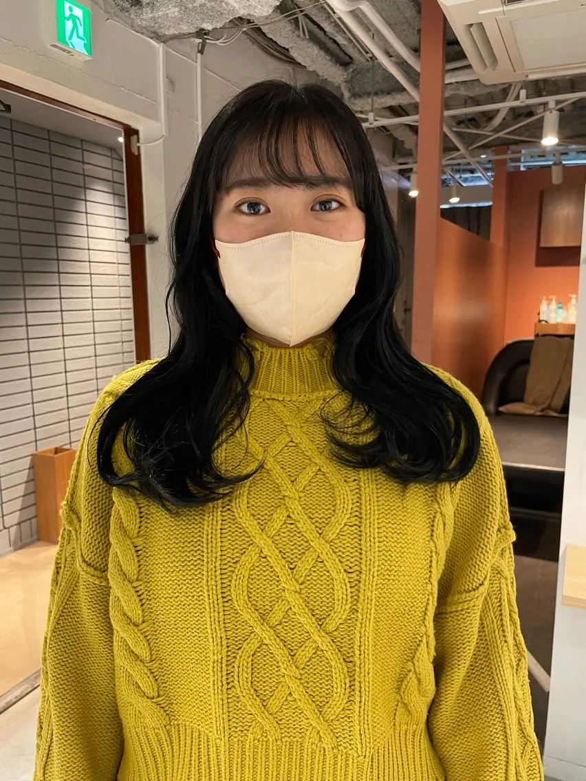 ミディアム カラー ミディアムパーマ ブリーチ 透明感カラー レイヤー×初 パーマ|hinakoのヘアスタイル