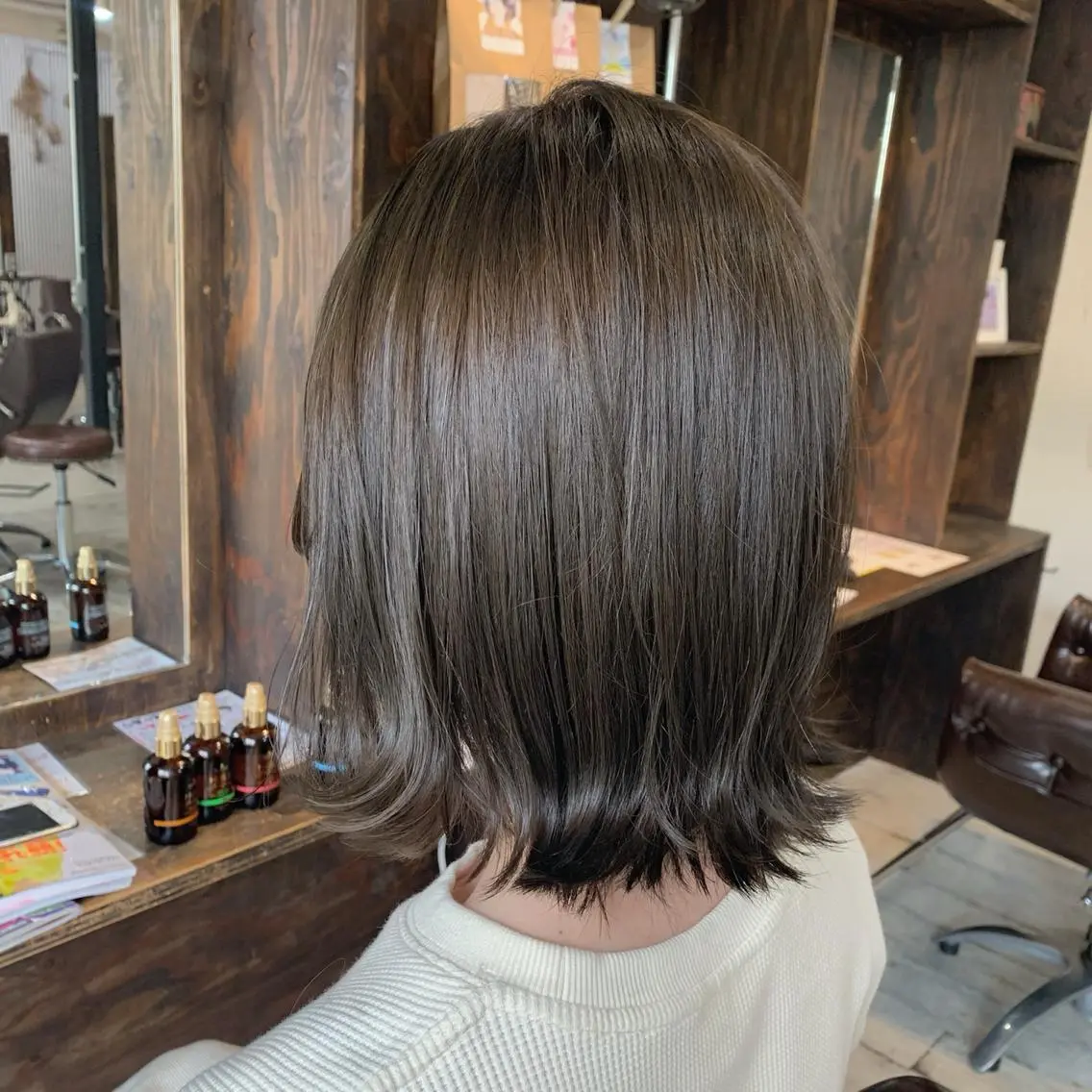 ミディアム カラー グレージュ カーキグレージュ LoRE hair 四条河原町　西尾友里のヘアスタイル