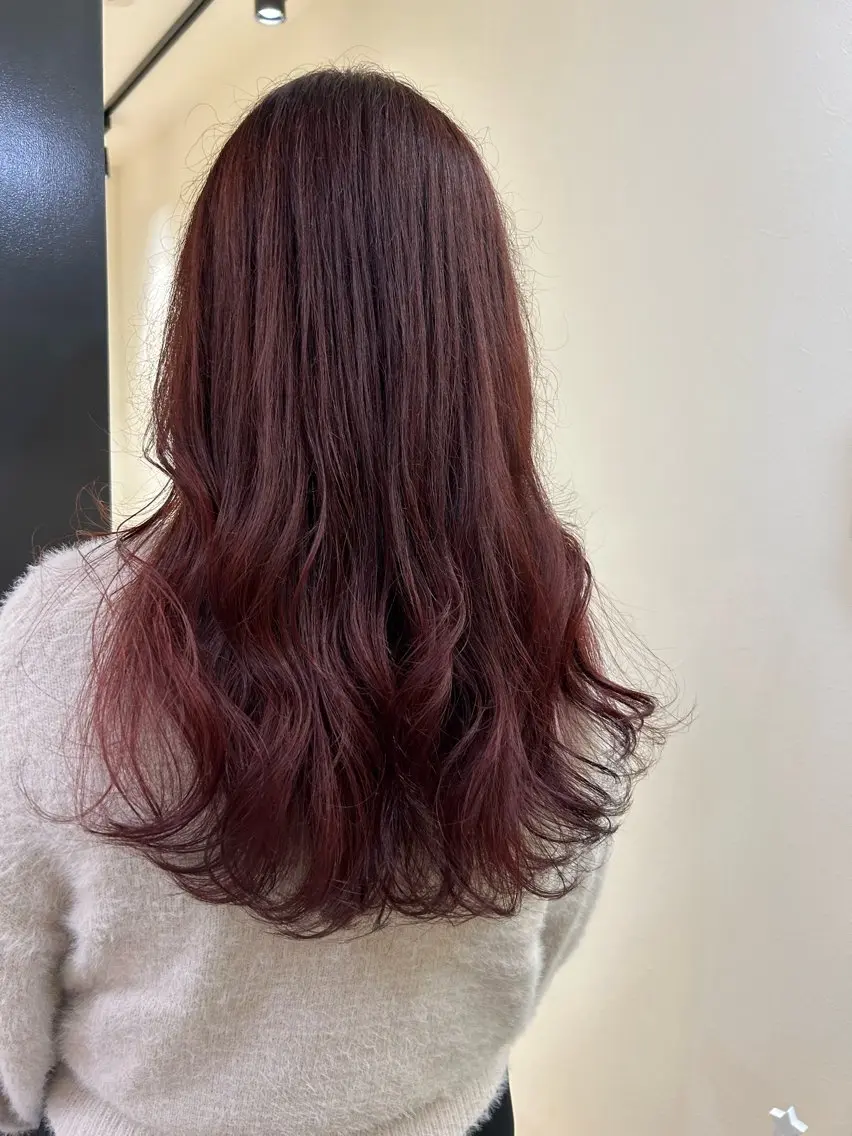 ロング カラー ブリーチ ダブルカラー ブリーチなしカラー ピンクカラー レッドカラー カット ヘアカラー トリートメント hubhair レイヤー/透明感のヘアスタイル