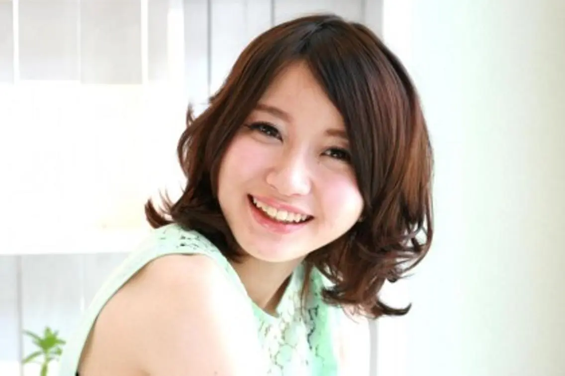 パーマ ミディアム 岩谷 美香のヘアスタイル