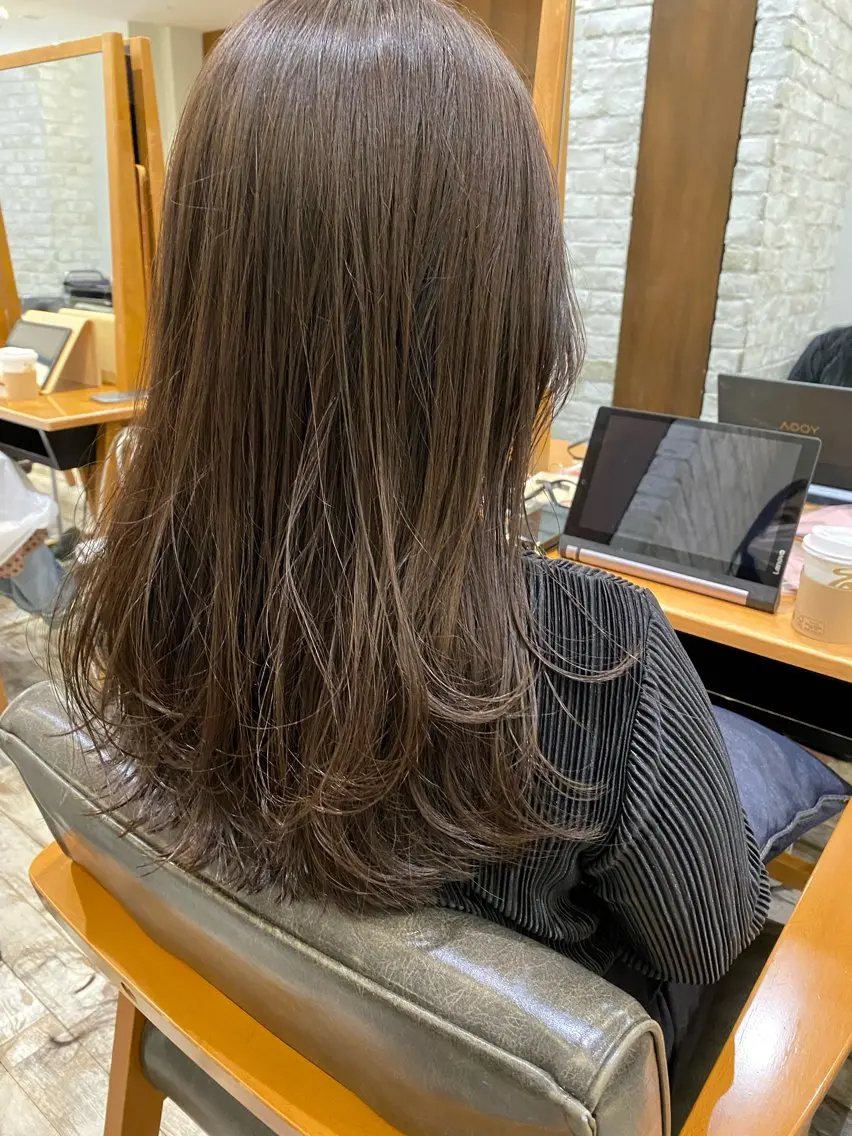 ロング ロングレイヤー レイヤーカット ロング 栗原 瑞稀のヘアスタイル