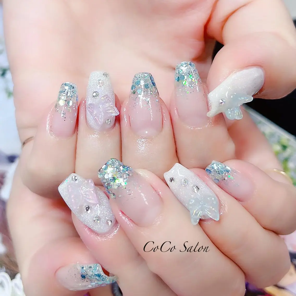 ネイル ブルー 成人式 長さ出し ジェルネイル グラデーション ハンドネイル CoCoSalon ネイル/まつ毛予約のネイルデザイン