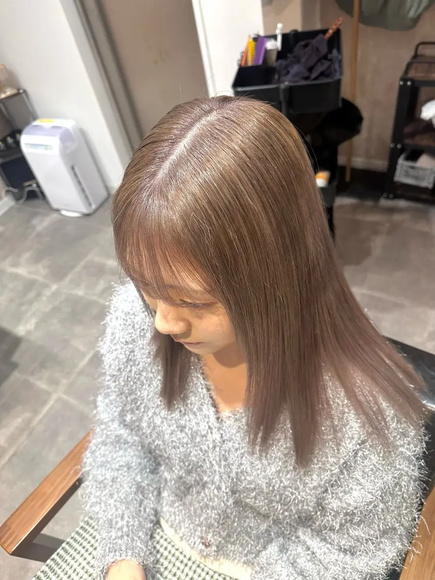 ミディアム ミルクティーブラウン quill クイル　ツボイタクマのヘアスタイル